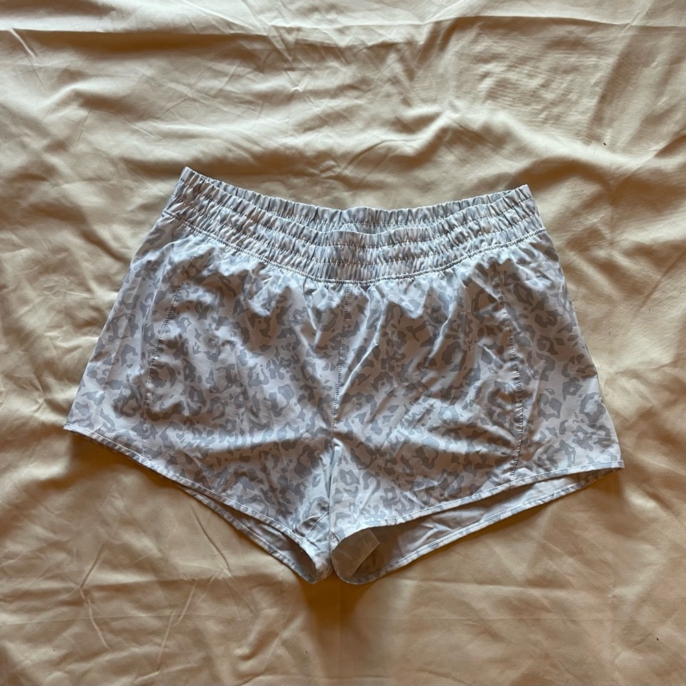 white athletic shorts size Large